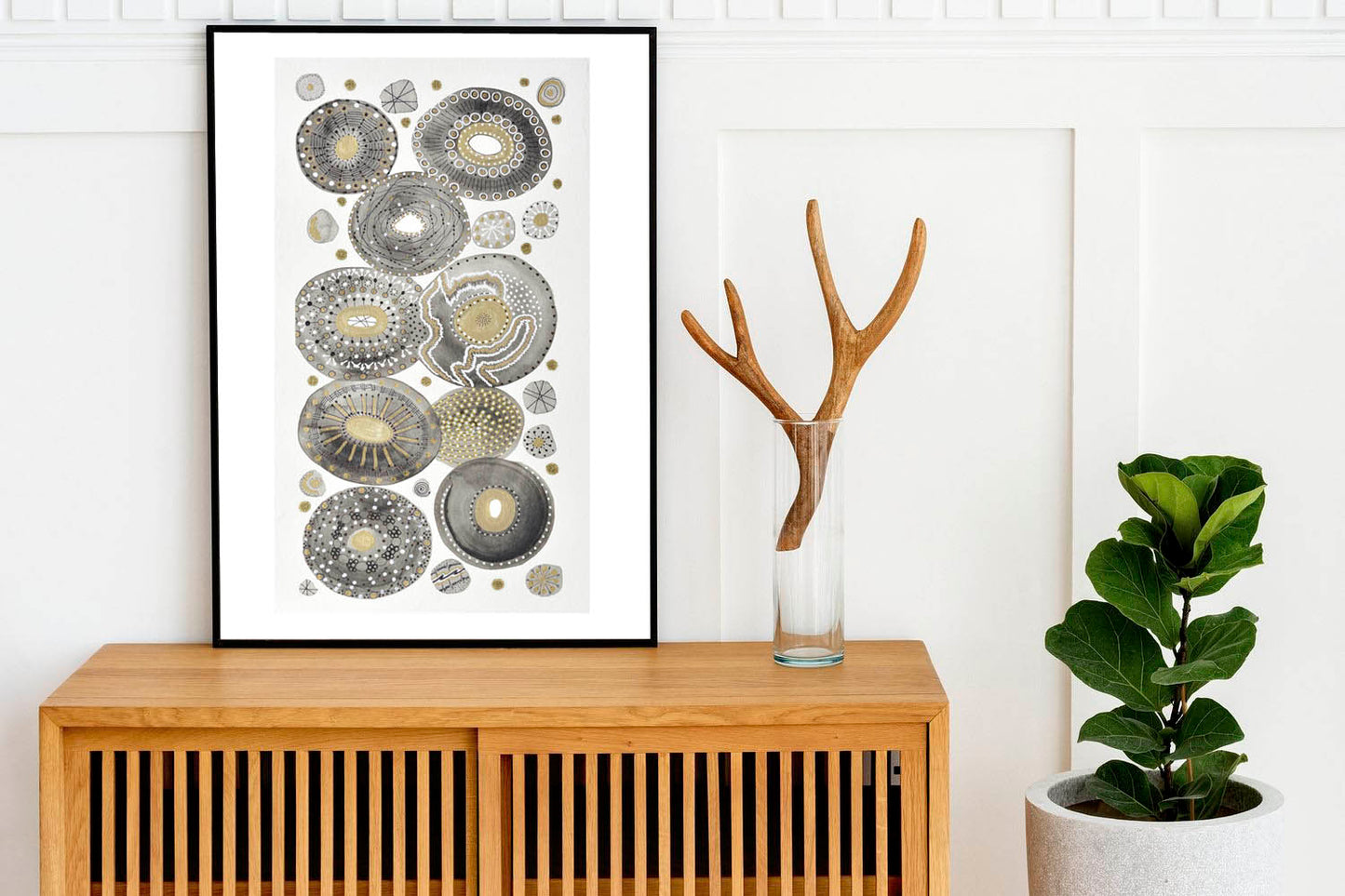 Black and Gold Pebbles sm14 in room